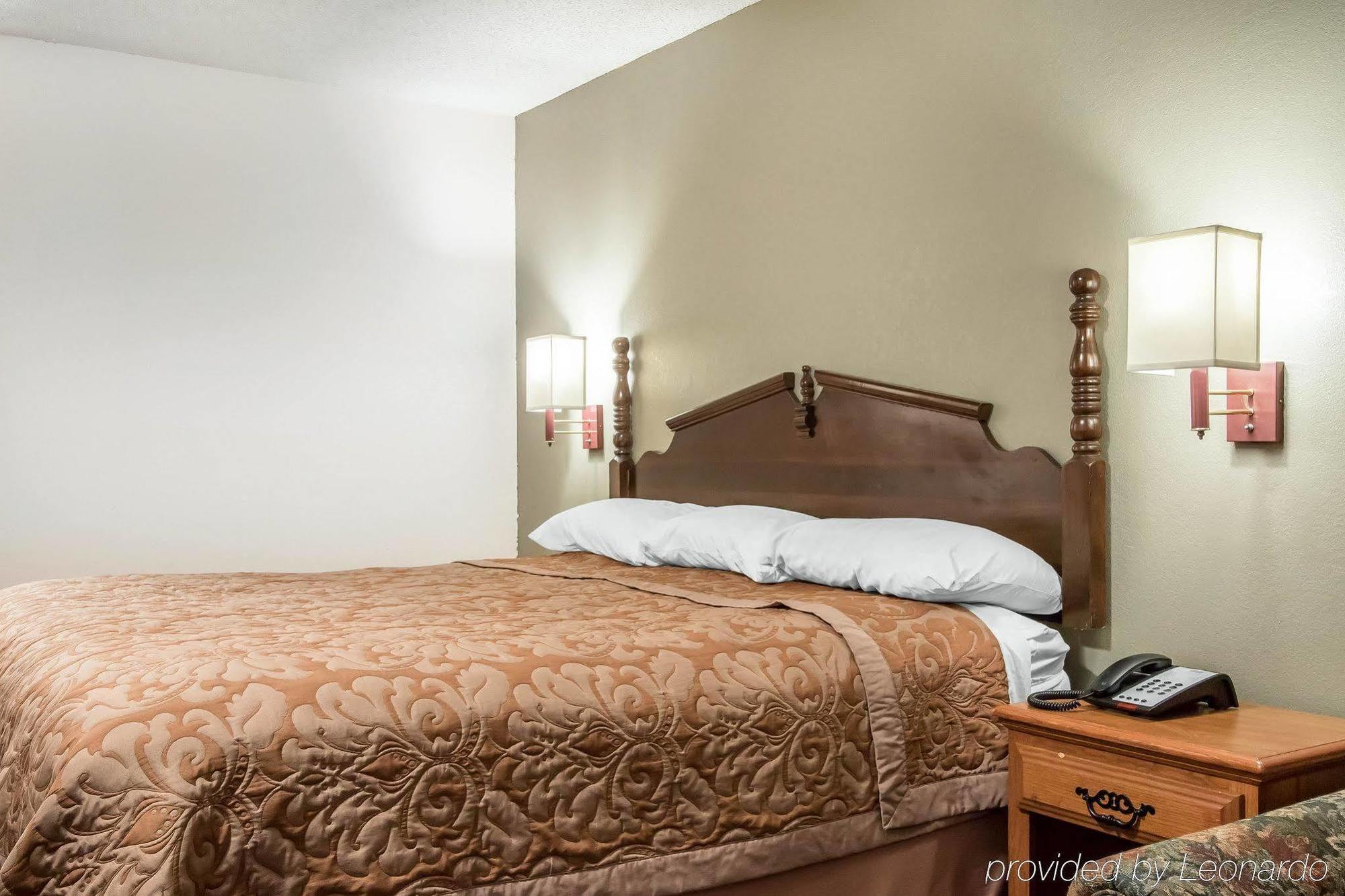 Americas Best Value Inn - Brookhaven Bagian luar foto