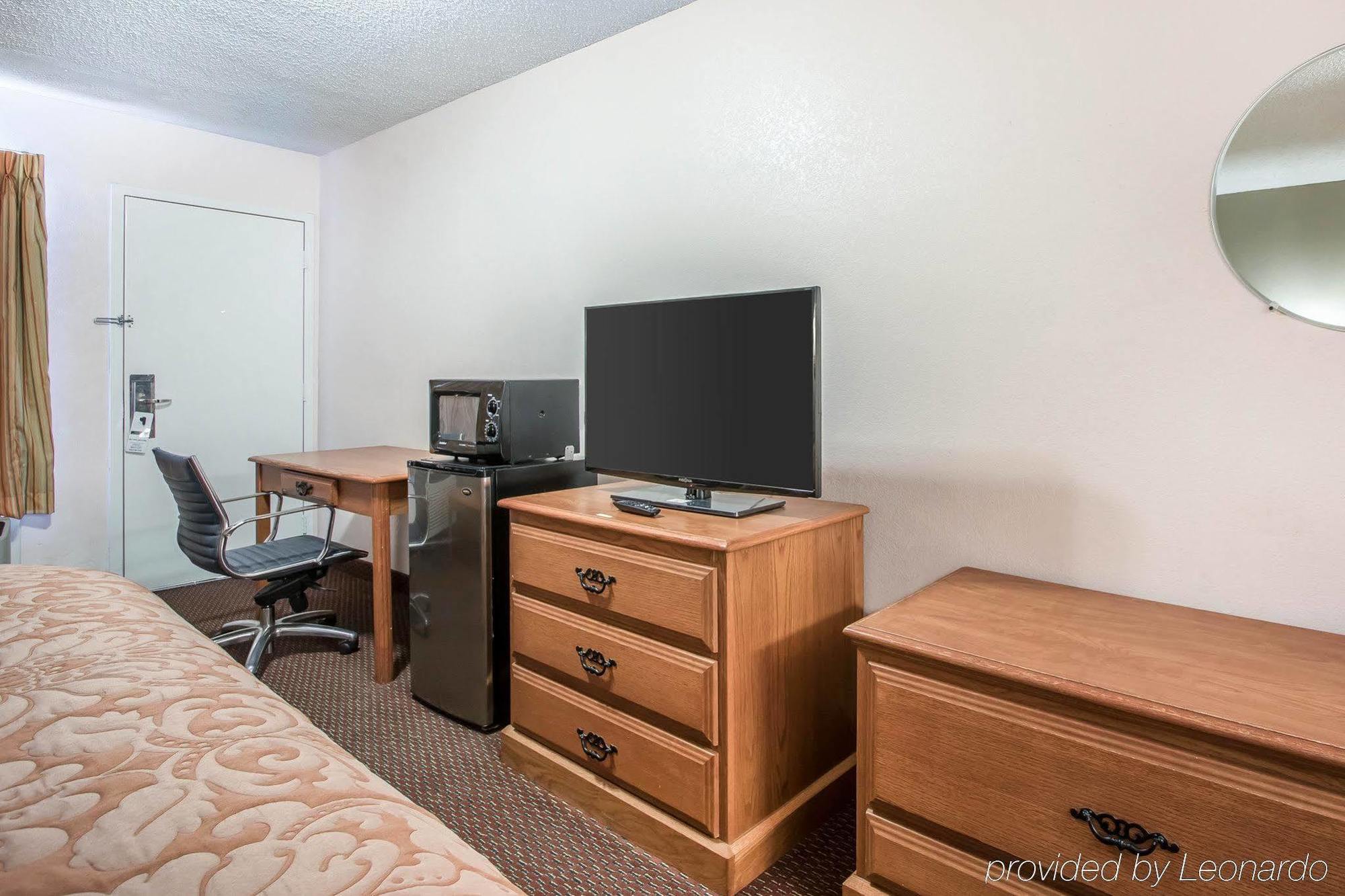 Americas Best Value Inn - Brookhaven Bagian luar foto