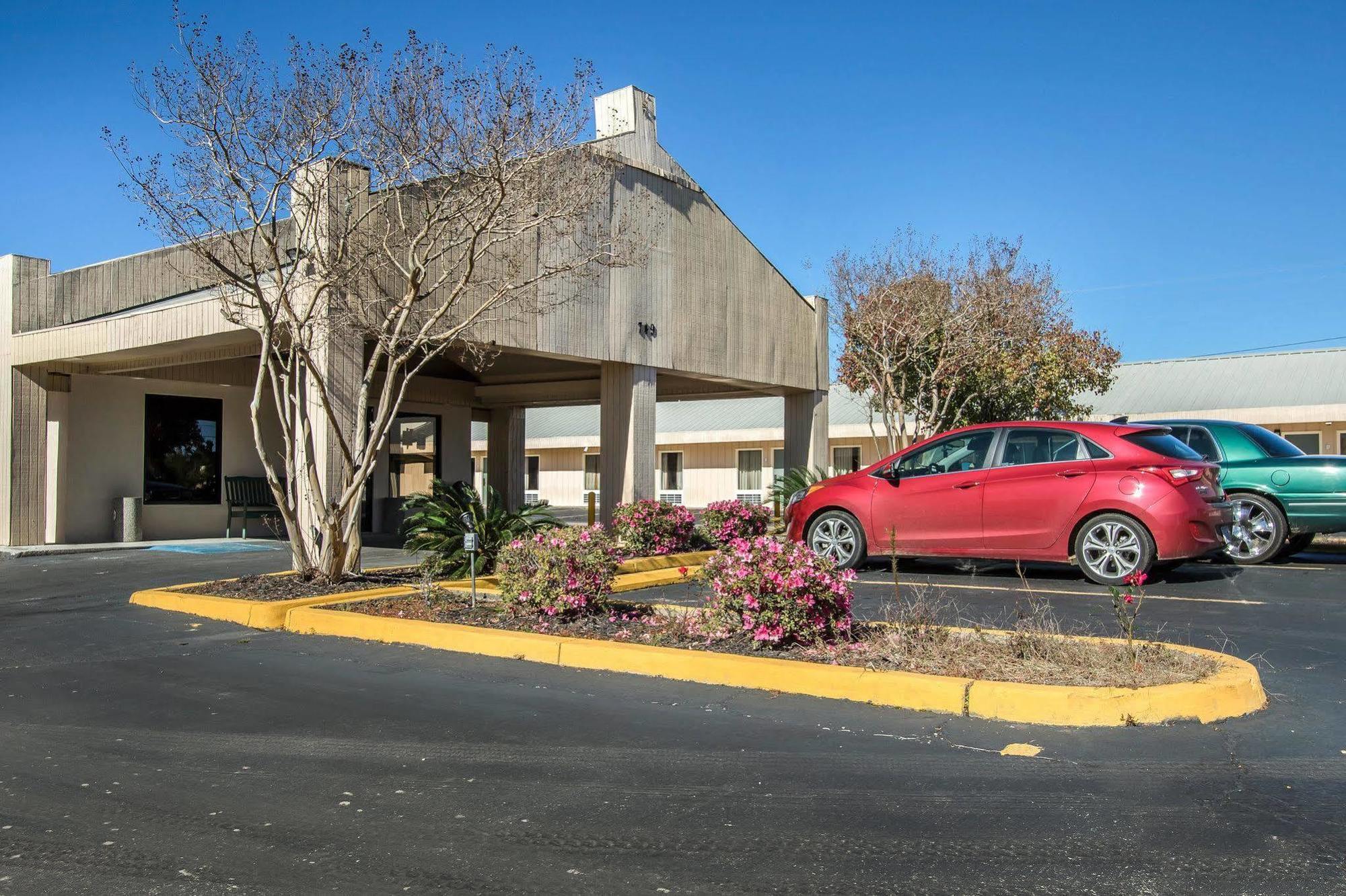 Americas Best Value Inn - Brookhaven Bagian luar foto