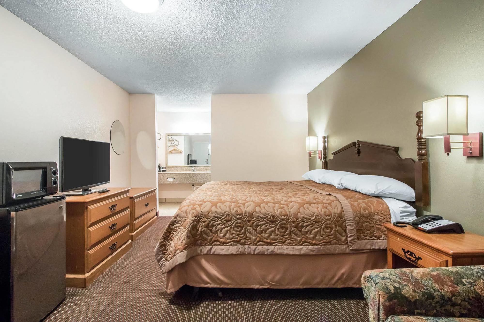 Americas Best Value Inn - Brookhaven Bagian luar foto