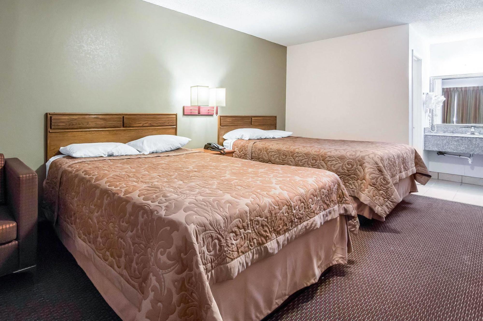 Americas Best Value Inn - Brookhaven Bagian luar foto